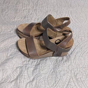 OTBT Bushnell Slingback Platform Sandals (Pewter)